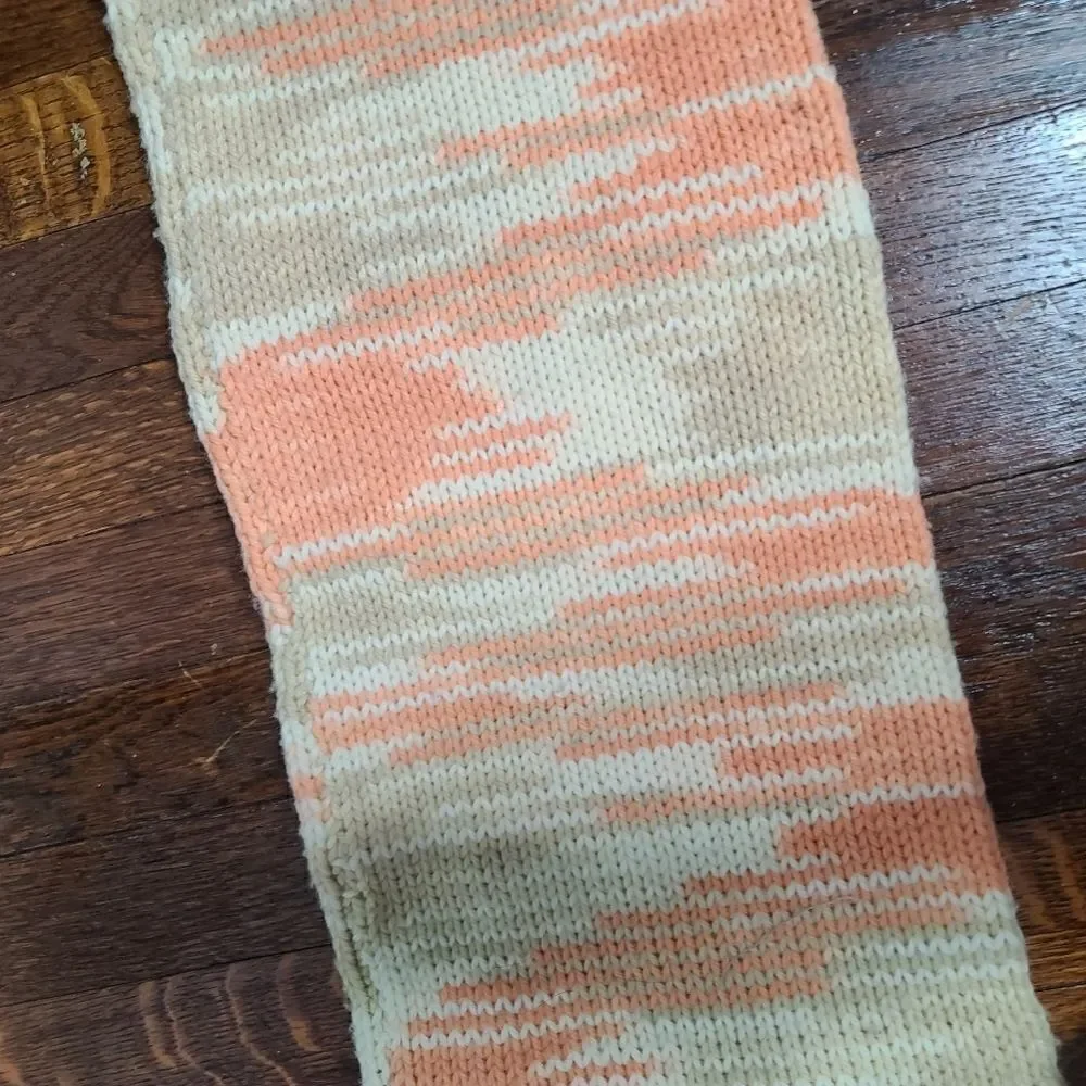 Vintage Cozy Chunky Orange Tan Zigzag Pattern Scarf